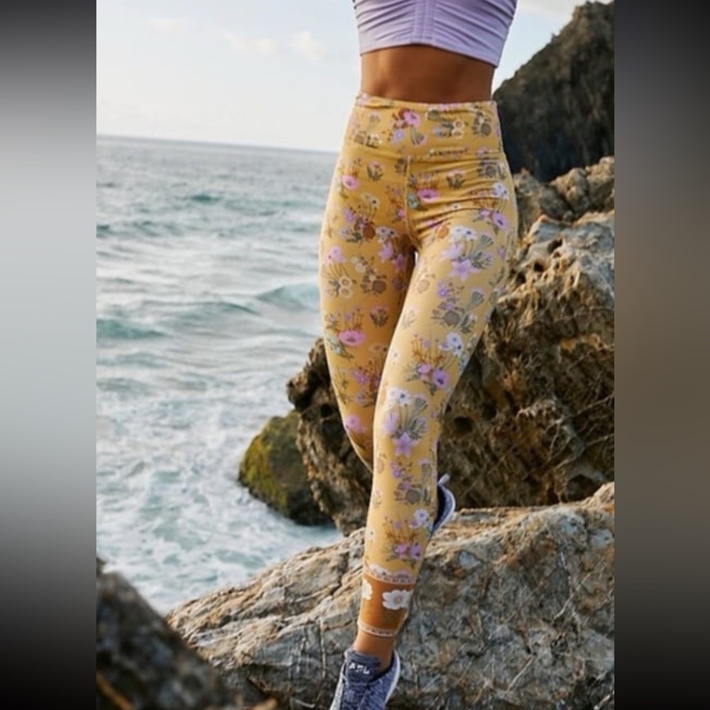 Spell & The Gypsy Collective Wild Bloom 7/8 Leggings size S - Picture 7 of 8